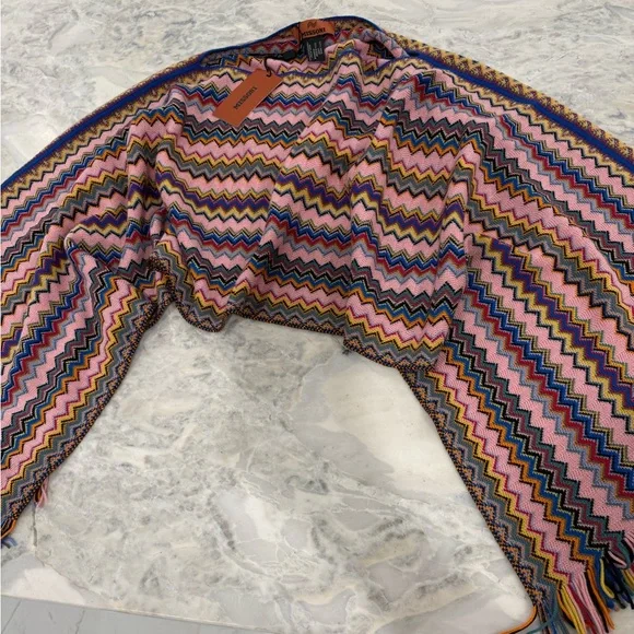 💕NWT Missoni Vibrant Zigzag poncho/ scarf - Picture 3 of 6